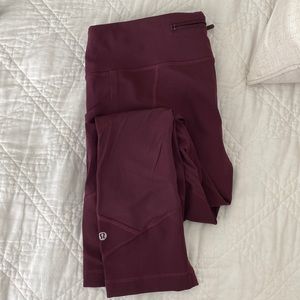 LIKE NEW* Lululemon Burgundy Leggings 23” size 10